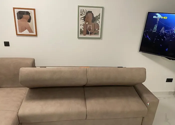 Deluxe Pool Apartment 4