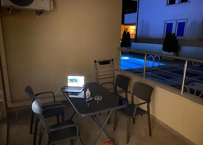 Deluxe Pool Apartment 4