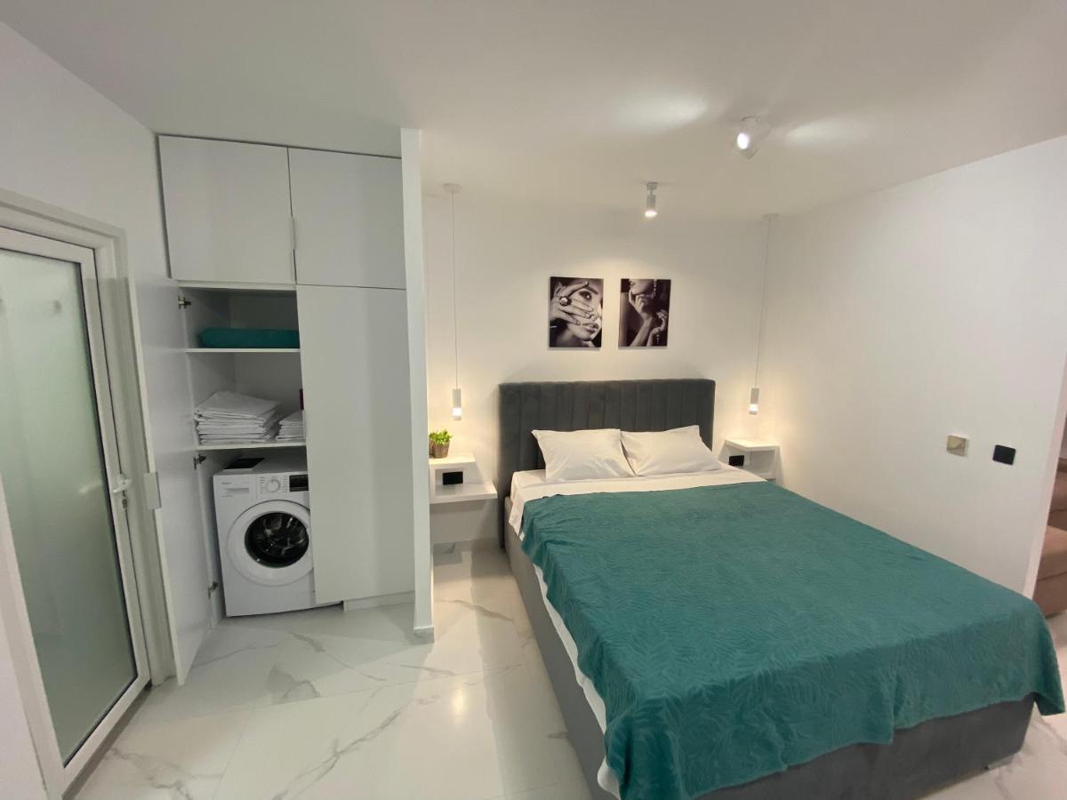 Апартаменти Deluxe Pool 4 Petrovac